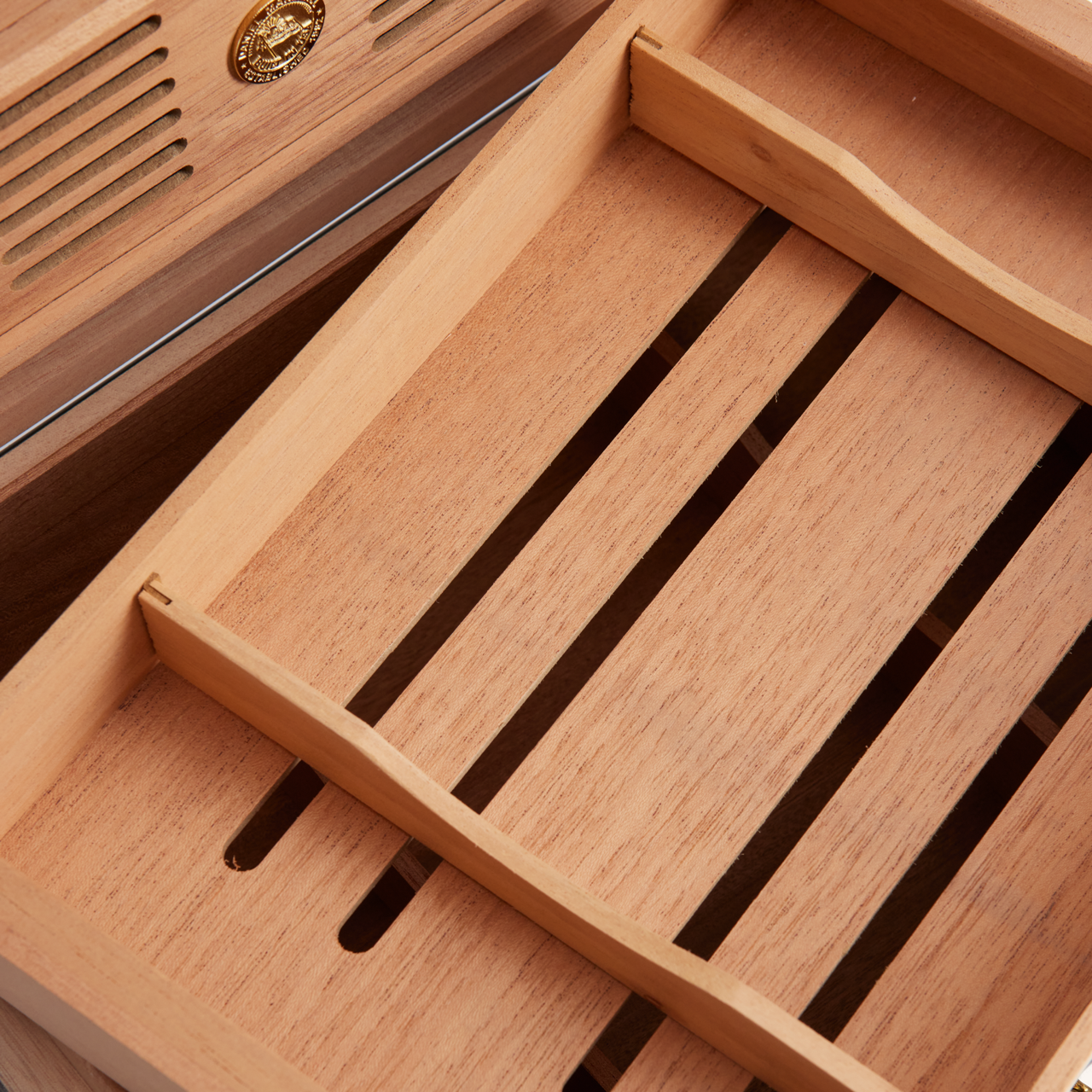 Daniel Marshall Ambiente 125ct Humidor in Black Matte